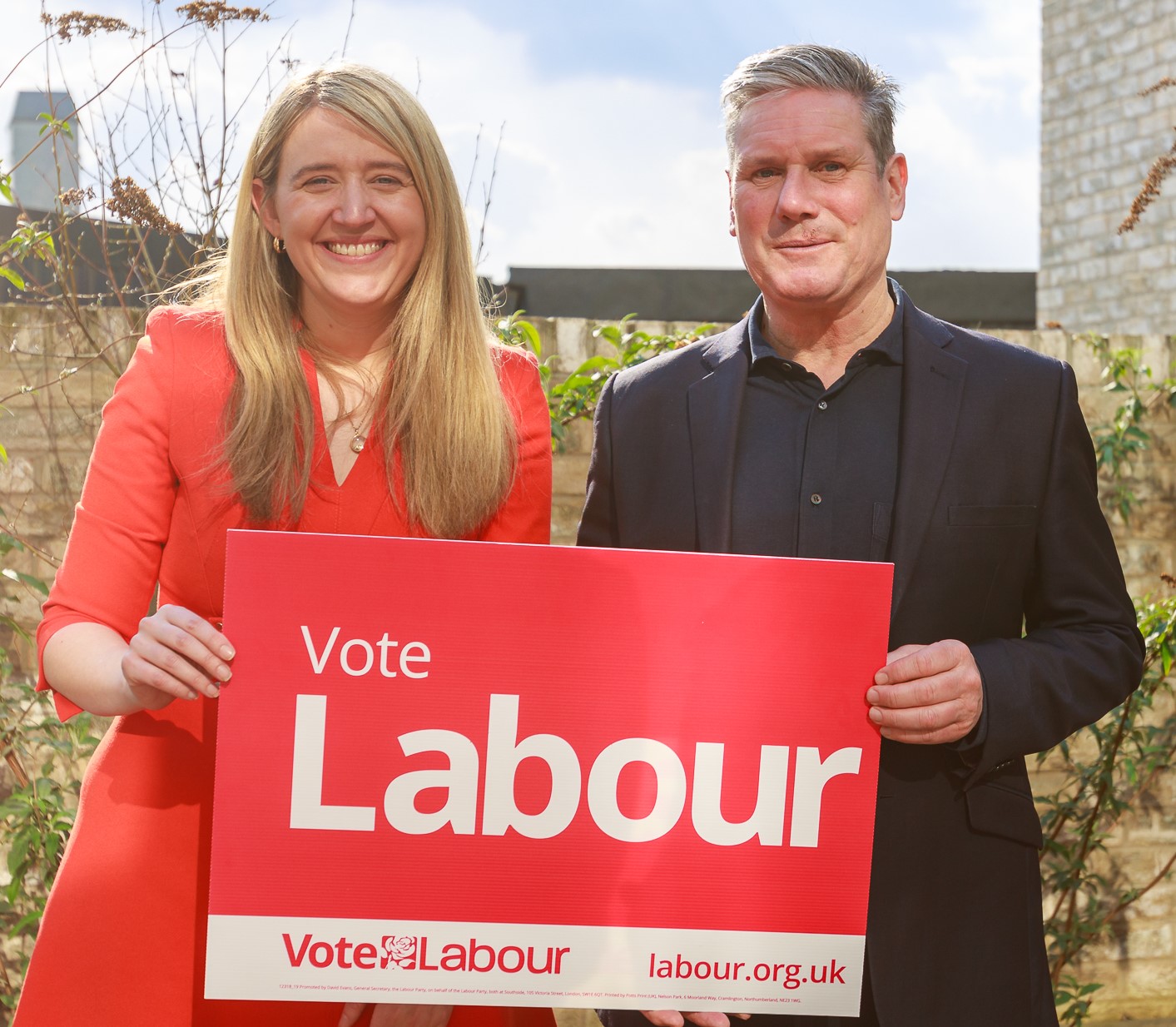 Georgia Gould and Keir Starmer holding a Vote Labour Poster